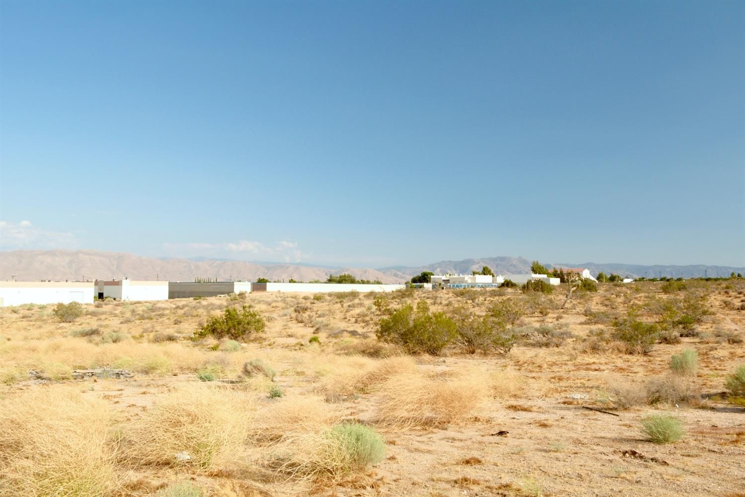 17455 Mauna Loa St, Hesperia, CA 92345